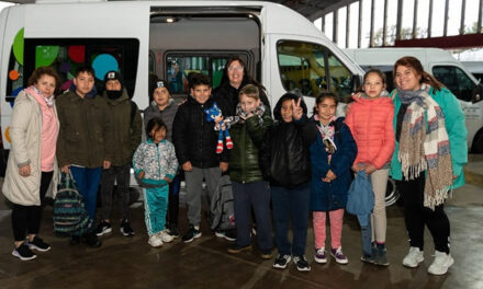 Alumnos de la Escuela Nº 2048 y del Jardín Nº 116 viajaron en la trafic municipal a Venado Tuerto