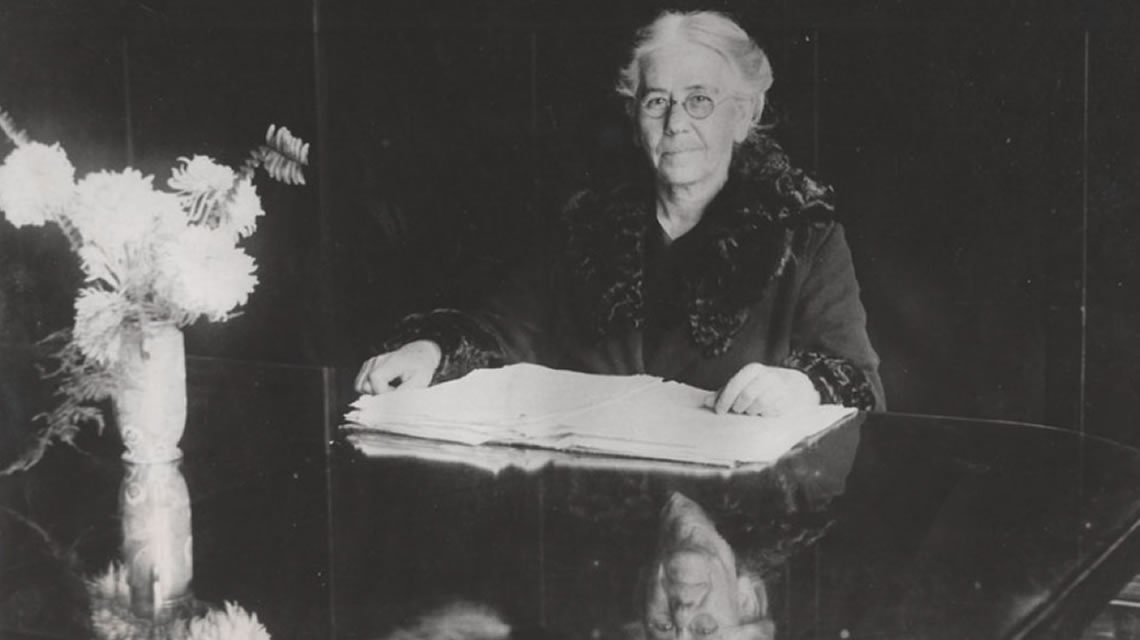 Rosario Vera Peñaloza: maestra de maestros, maestra de la Patria