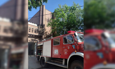 Bomberos colaborando con hospital Samco