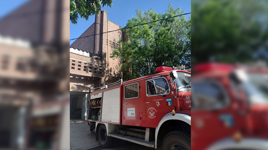 Bomberos colaborando con hospital Samco