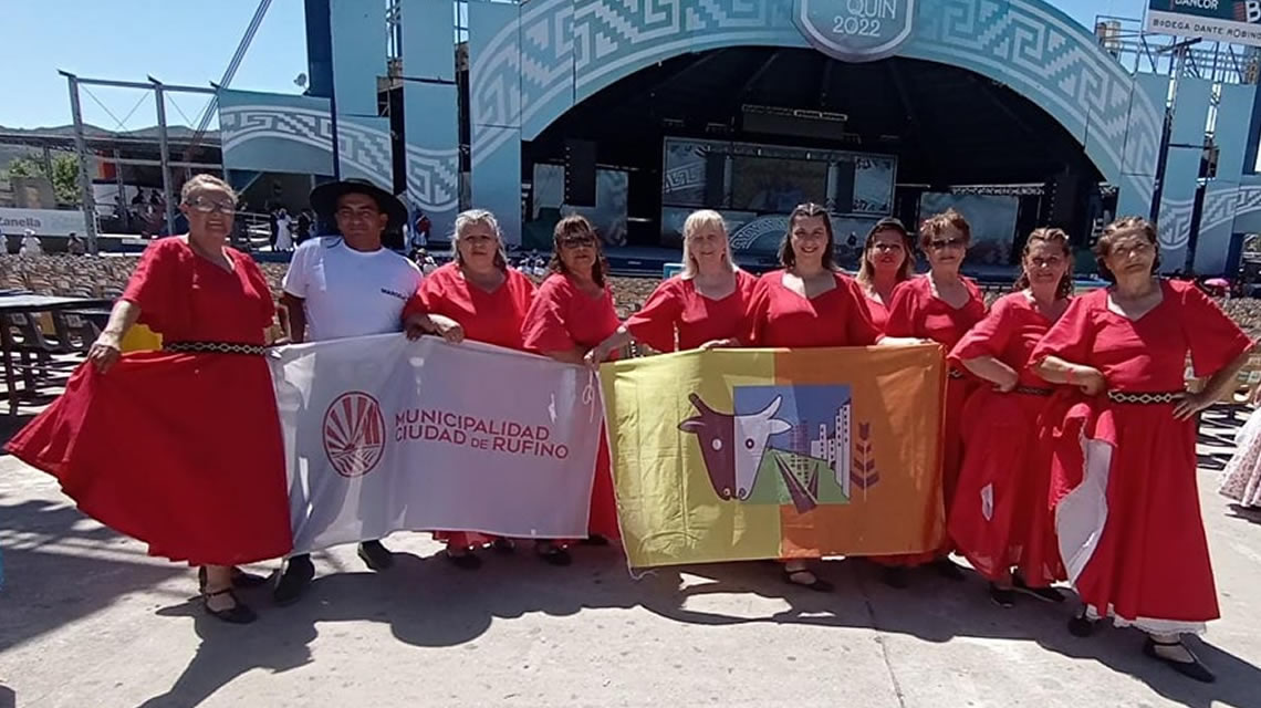 Las Alumnas de la Escuela Municipal de Danza nos representaron en el «Cosquin Adultos Mayores»