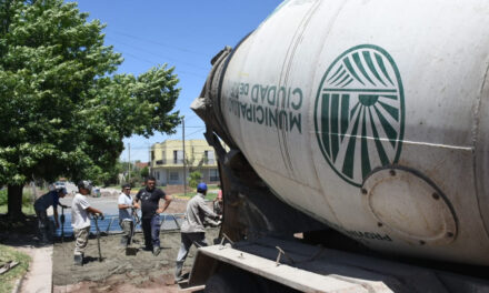 Pavimento en calle José Hernandez, Chacabuco y cordón cuneta en Bernabé Ferreyra