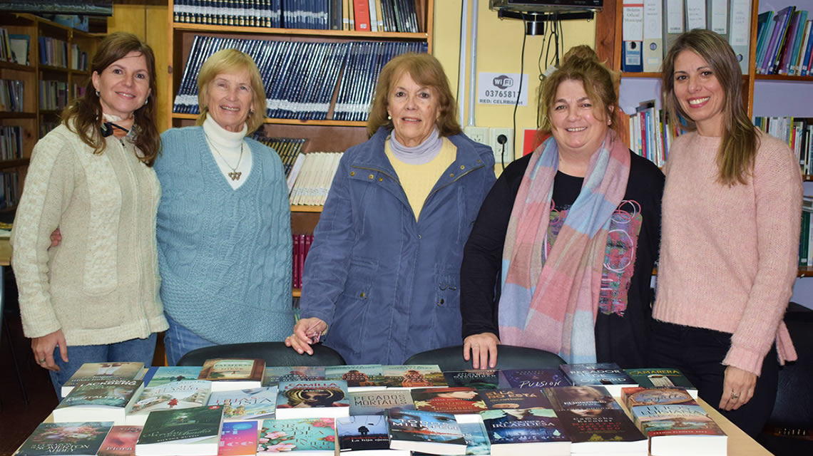 La Biblioteca José Ingenieros adquirió nuevos libros en su visita a la Feria del Libro Internacional