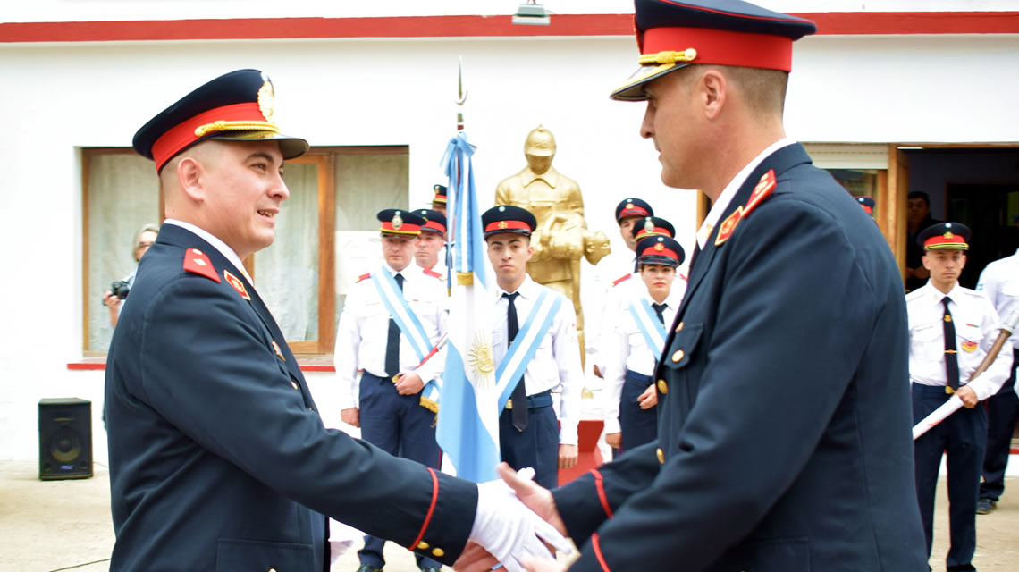 Bomberos y bomberas voluntarios: Homenaje a los guardianes de nuestra comunidad