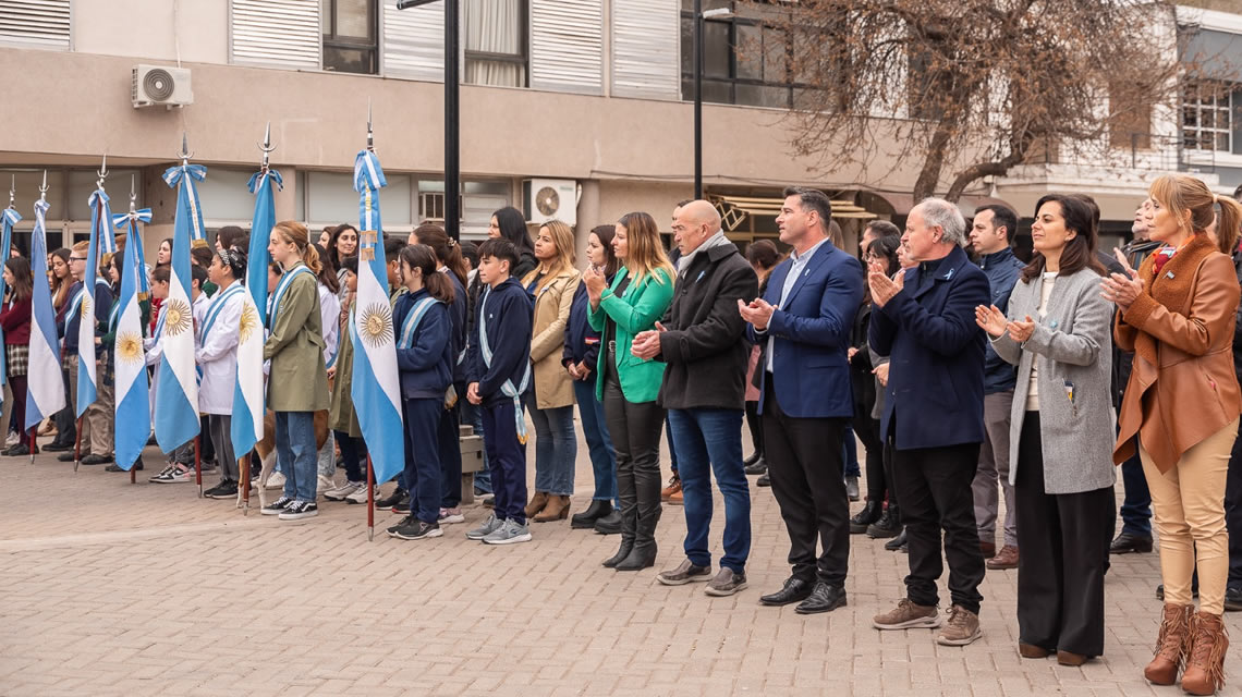 Rufino celebró el Día de la Independencia con un acto oficial