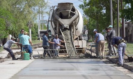 Nueva cuadra de pavimento en calle Lorenzetti entre Alixe Pero y Rio Negro