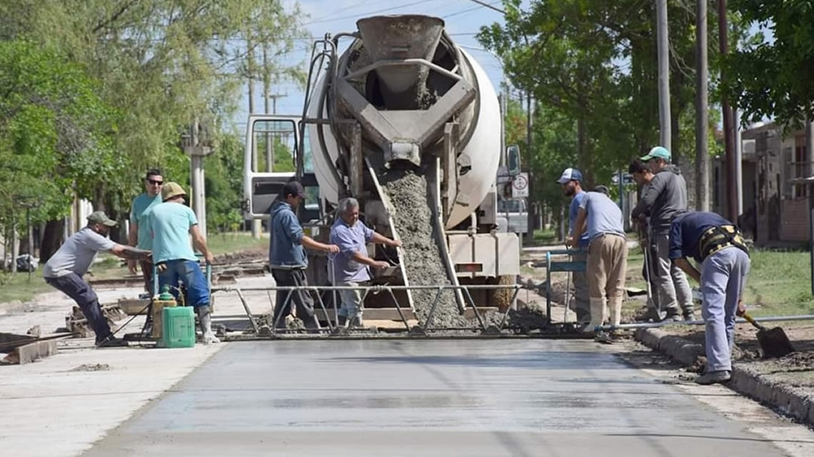 Nueva cuadra de pavimento en calle Lorenzetti entre Alixe Pero y Rio Negro