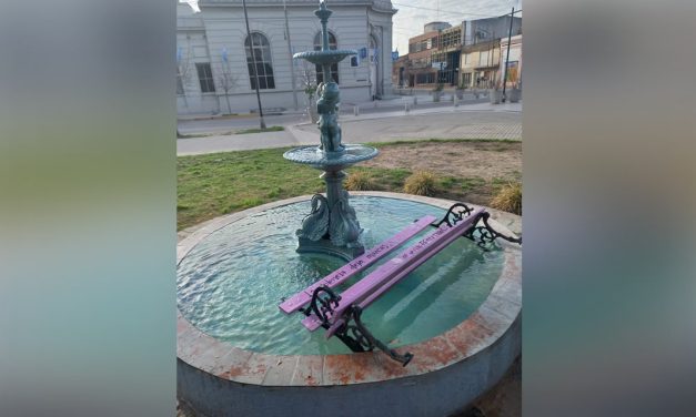 Vandalismo en Plaza Sarmiento
