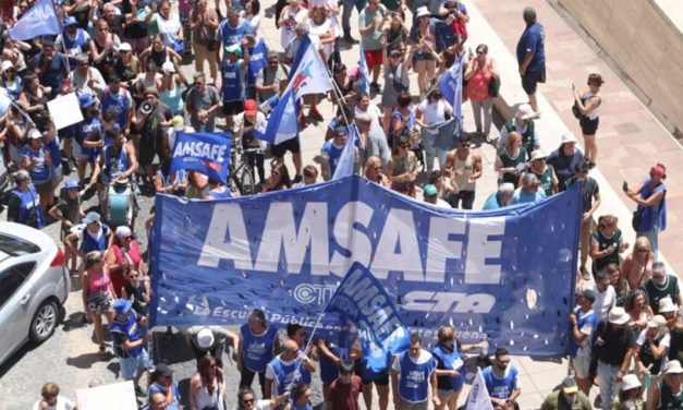 Se vienen más paros docentes por salarios dignos