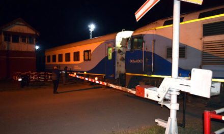 Tren de pasajeros quedó demorado en Rufino por descarrilamiento de uno de sus vagones