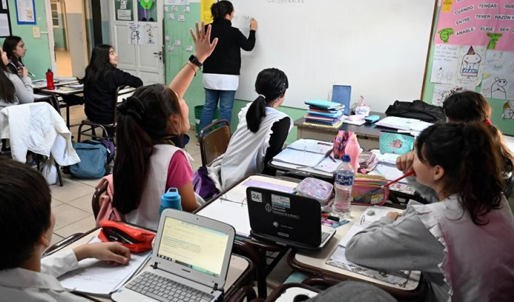Denuncian que Educación “infla los datos de ausentismo docente”