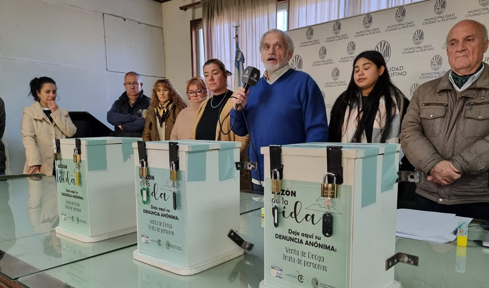 Se realizó el acto de apertura de los tres buzones de la vida