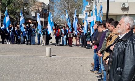 Celebración del Día del Maestro en Plaza Sarmiento