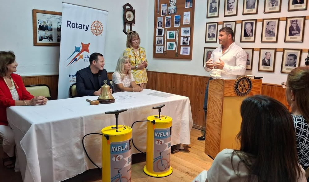 Rotary Club Rufino celebró su aniversario con un acto y donaciones para escuelas