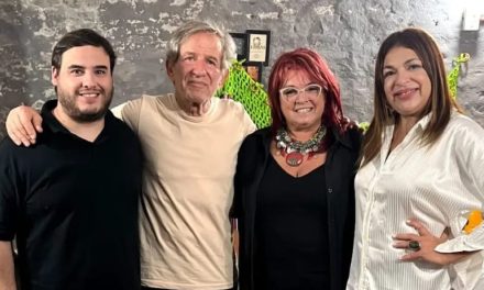 ¡Espectacular noche de teatro en el Candilejas!