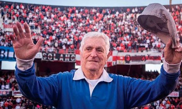 Rufino homenajea a Amadeo Carrizo en el Día del Arquero