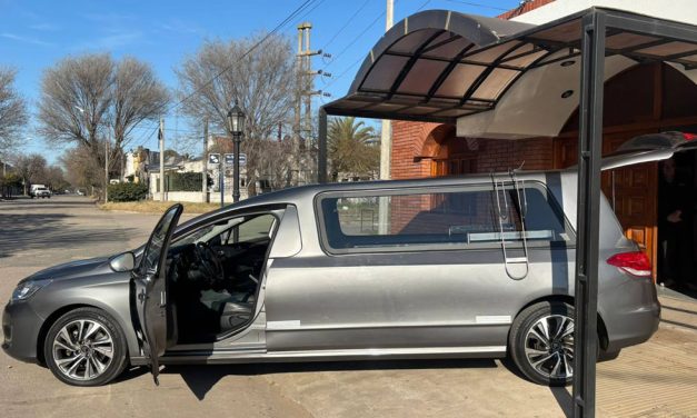 La Cooperativa de Rufino renueva su flota: nuevo coche fúnebre para los asociados