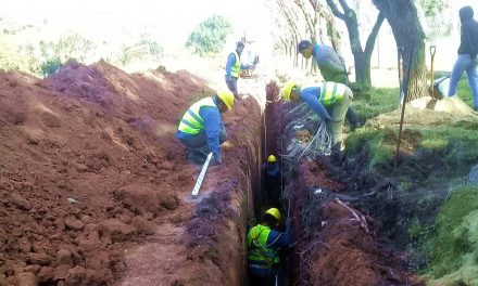 Se inició el tendido de la red cloacal a la Escuela N° 6426 de Rufino