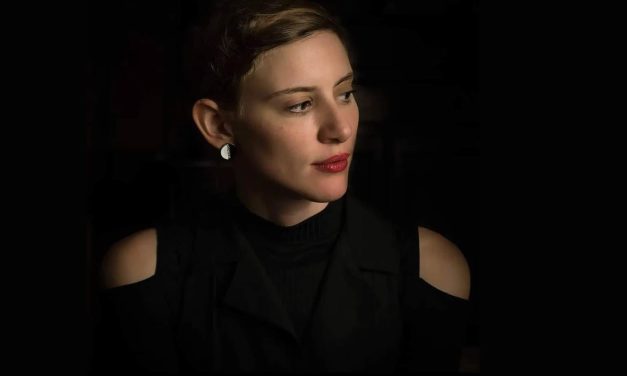 Ariana Daniele presenta su nuevo libro este domingo