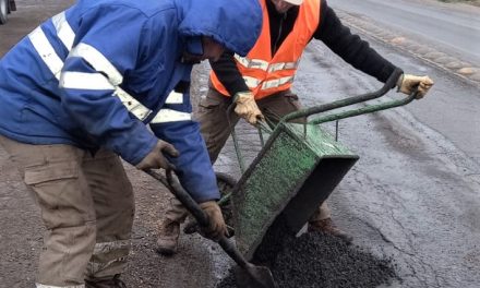 Vialidad Nacional Realiza Bacheos De Transitabilidad Sobre Rn 33 En Murphy