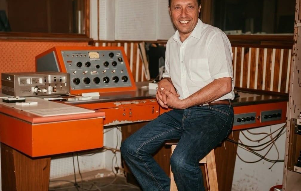 Adiós a una voz inolvidable: falleció el reconocido locutor Miguel Ángel Reyes